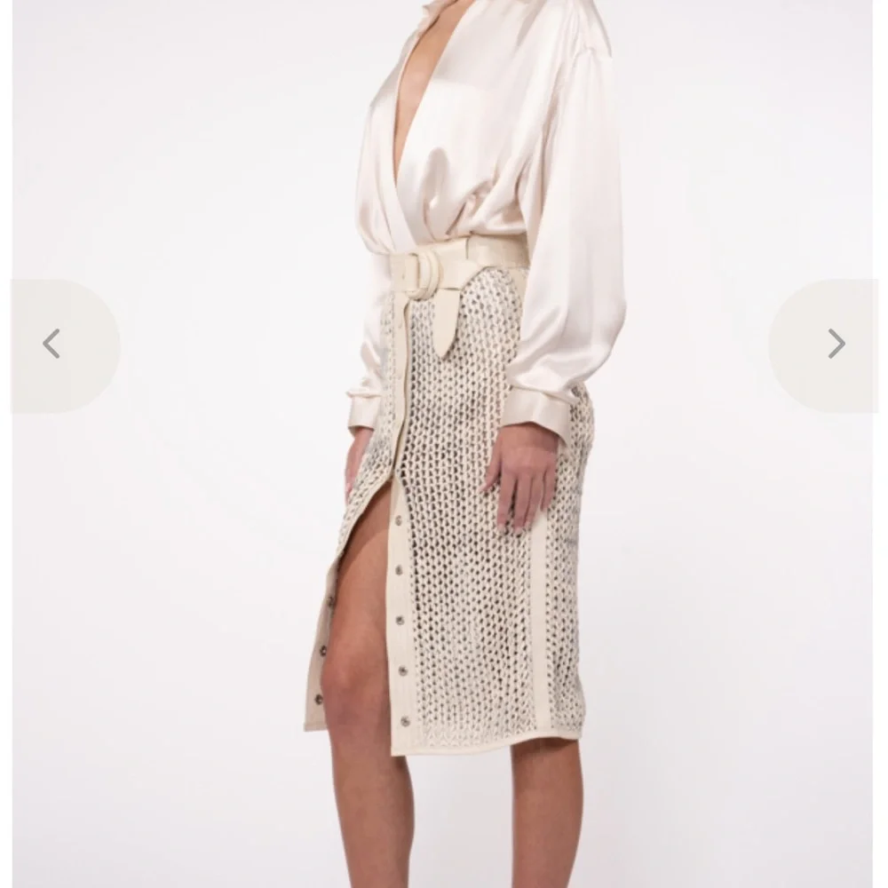 NONchalant max Midi Cream woven leather skirt